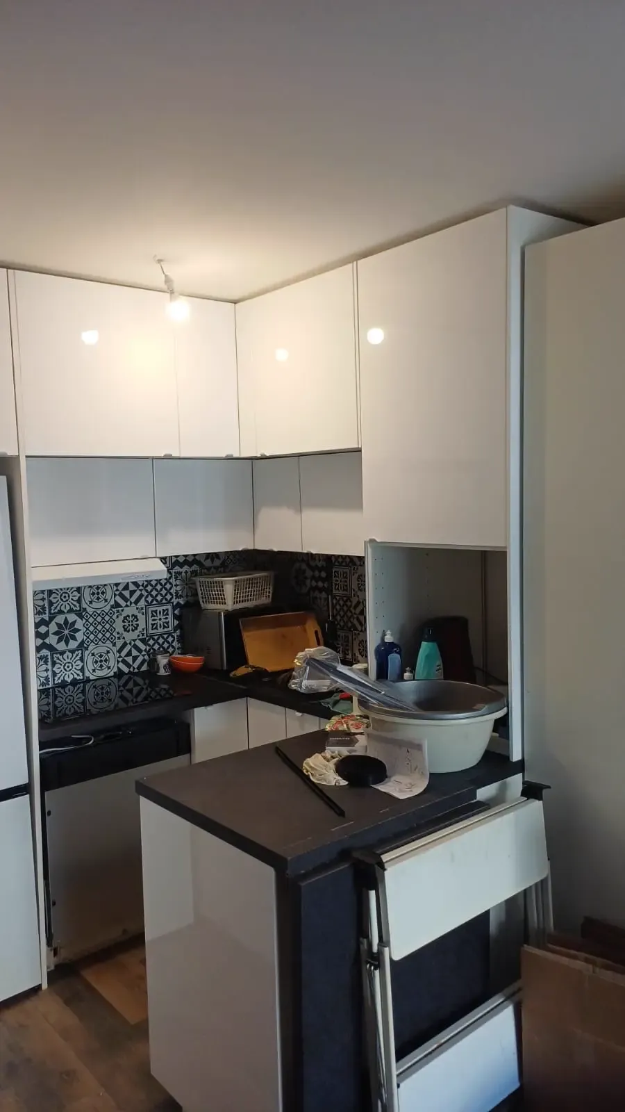 Cuisine rénovée après remise en état - Remise en état d'un appartement après incendie à Nice