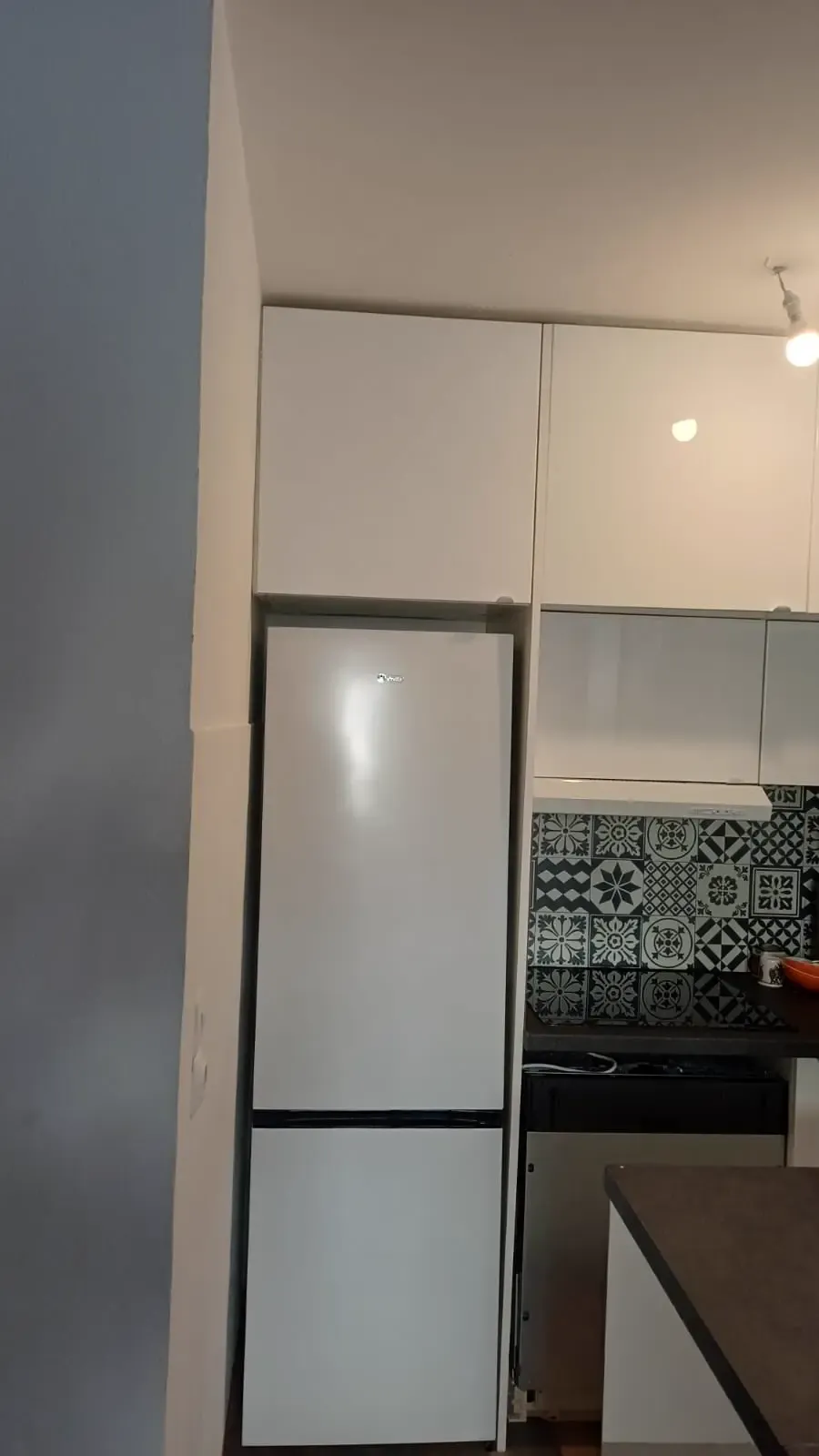 Finitions intérieures après rénovation - Remise en état d'un appartement après incendie à Nice