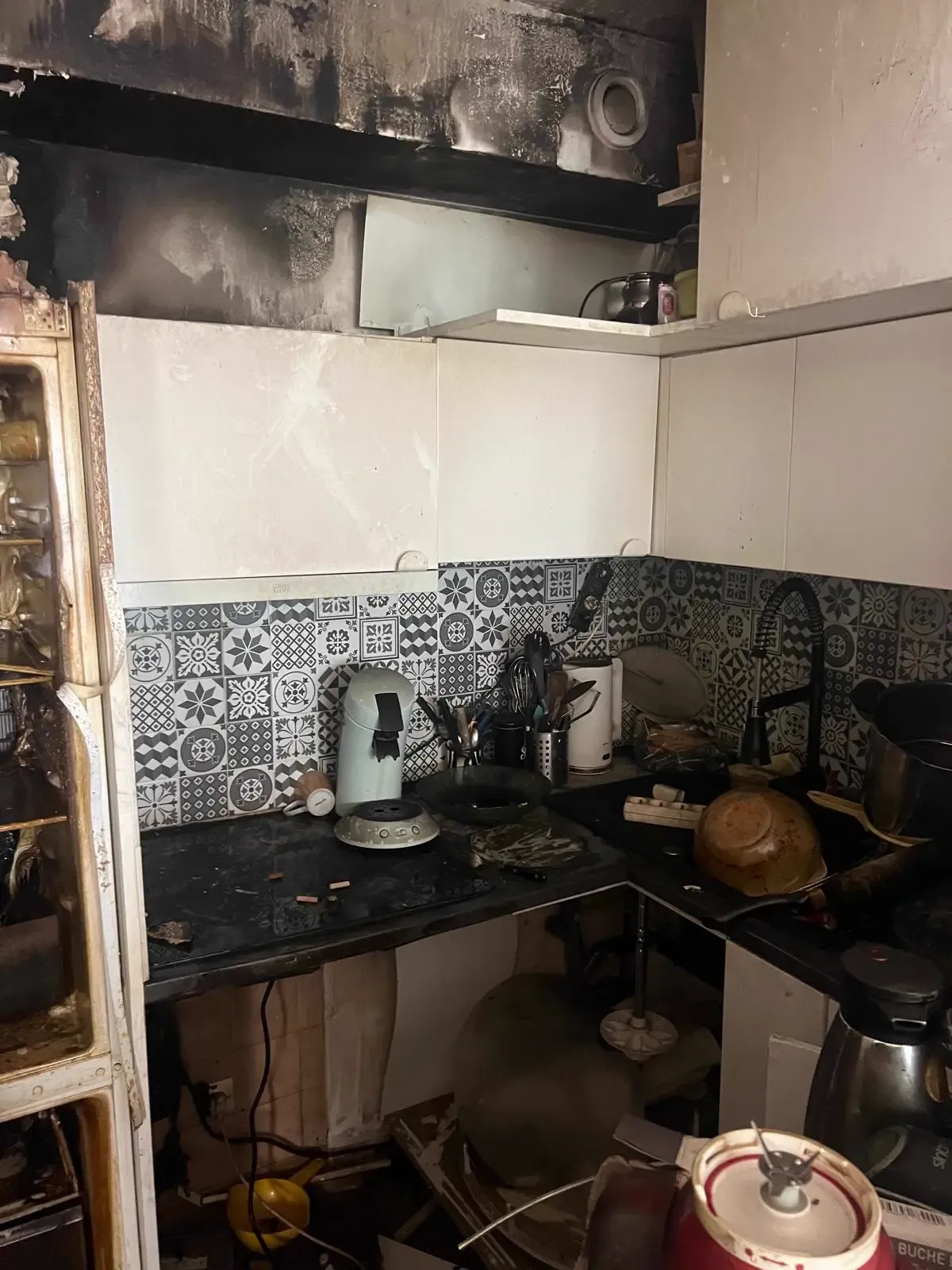 Vue intérieure avant les travaux de rénovation - Remise en état d'un appartement après incendie à Nice