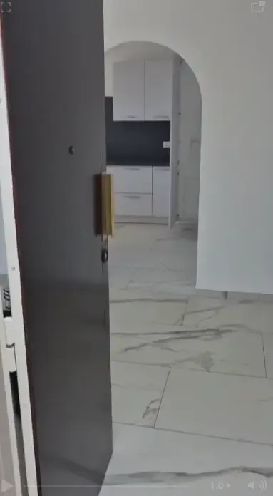 Pièce de vie après remise en état - Rénovation complète d'un appartement après incendie à Nice