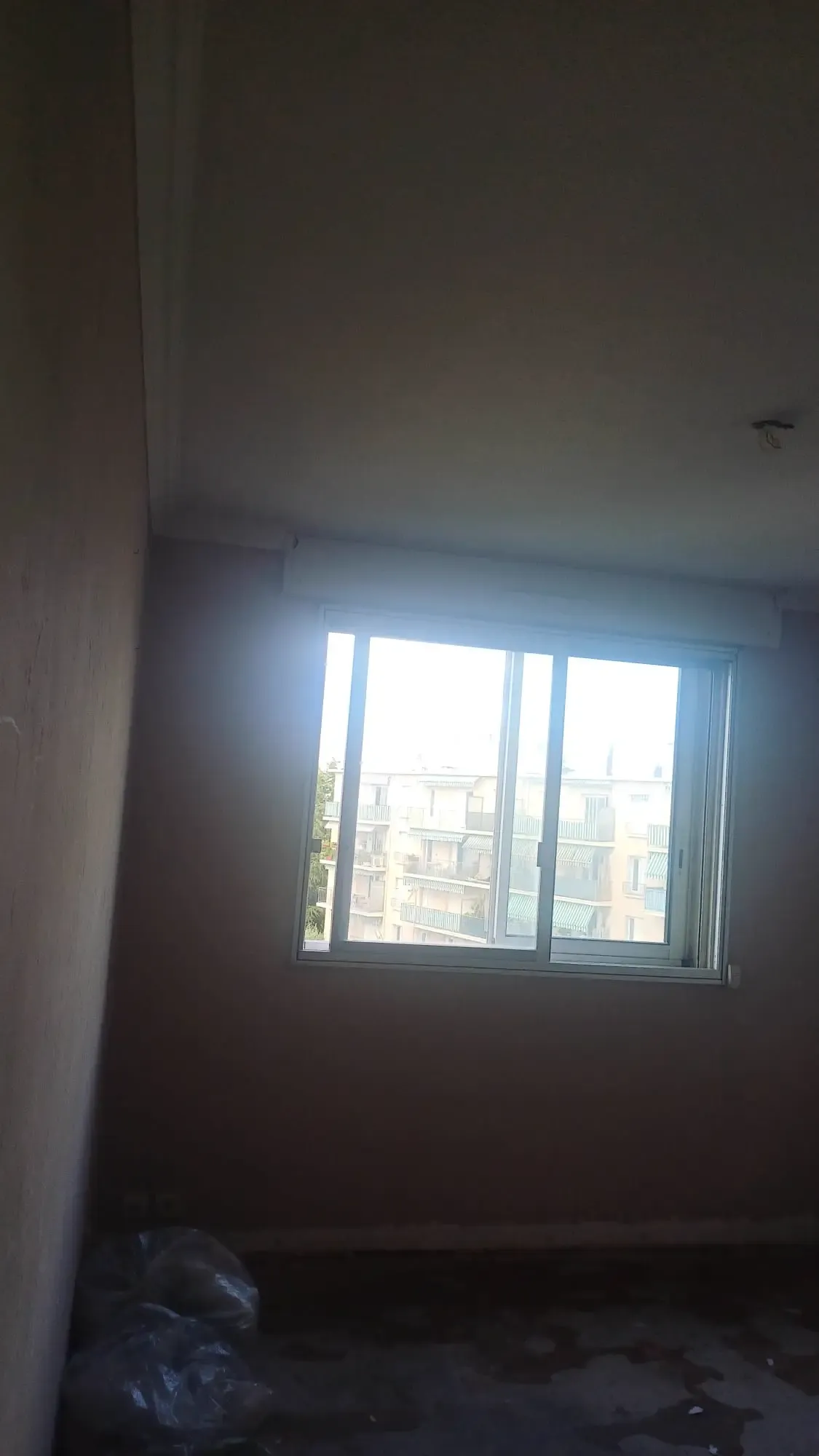 Avant intervention 19 - Rénovation complète d'un appartement après incendie à Nice