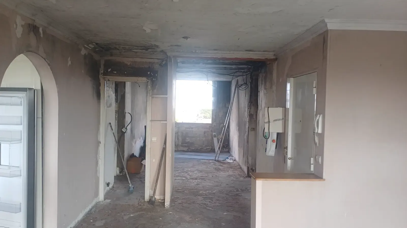 Avant intervention 20 - Rénovation complète d'un appartement après incendie à Nice
