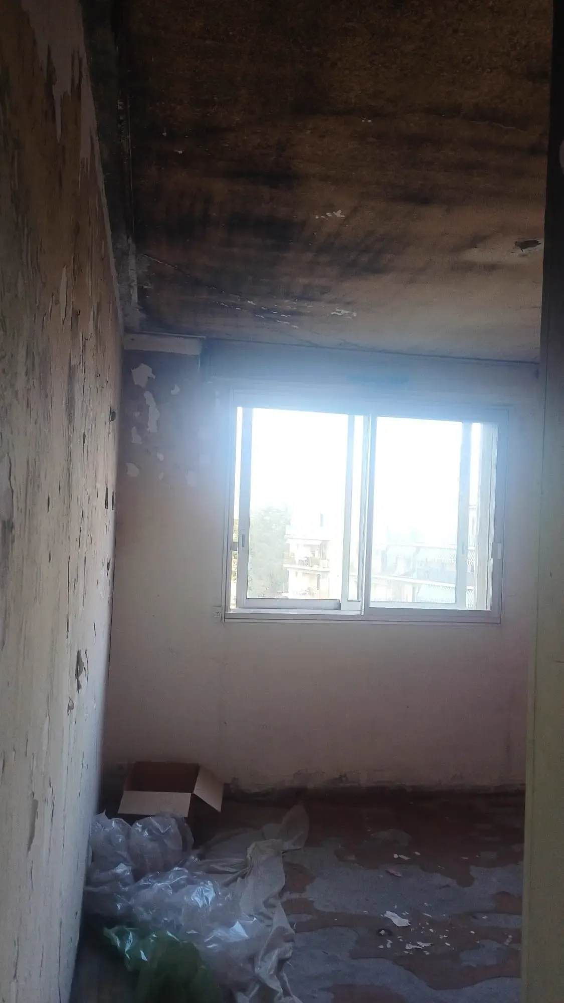 Avant intervention 24 - Rénovation complète d'un appartement après incendie à Nice