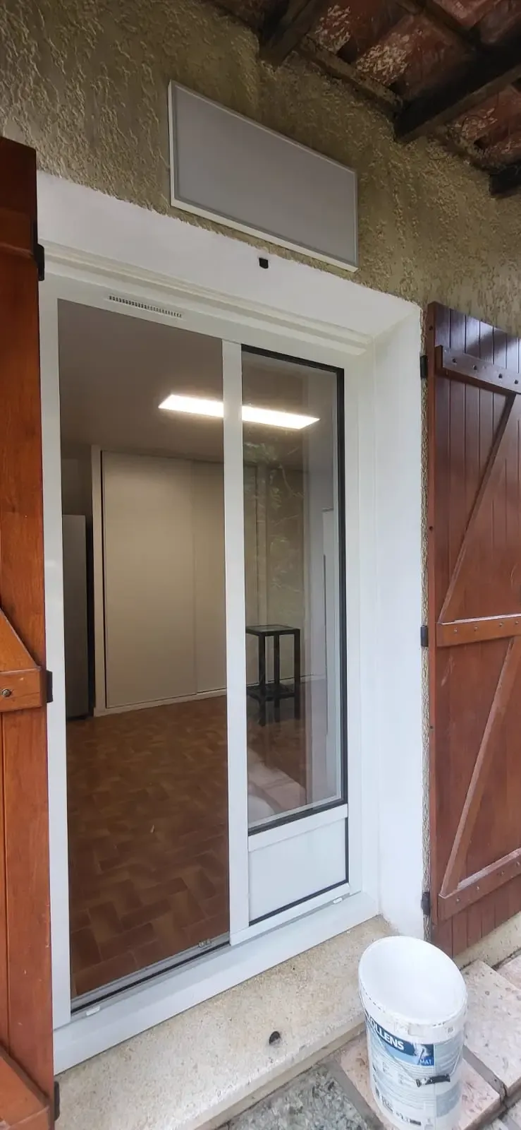 Après remise en état 17 - Rénovation d'une maison après incendie dans le Var