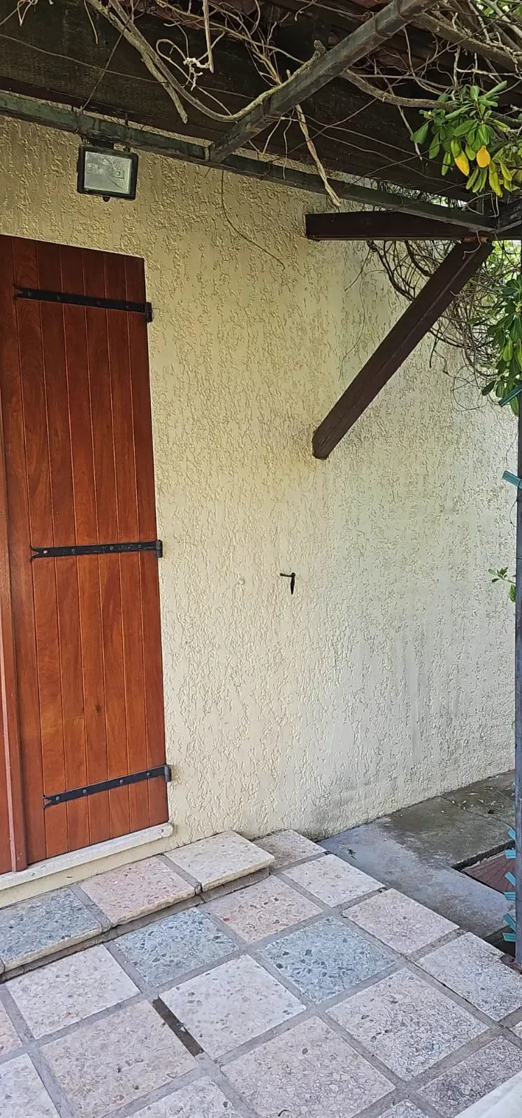 Après remise en état 46 - Rénovation d'une maison après incendie dans le Var