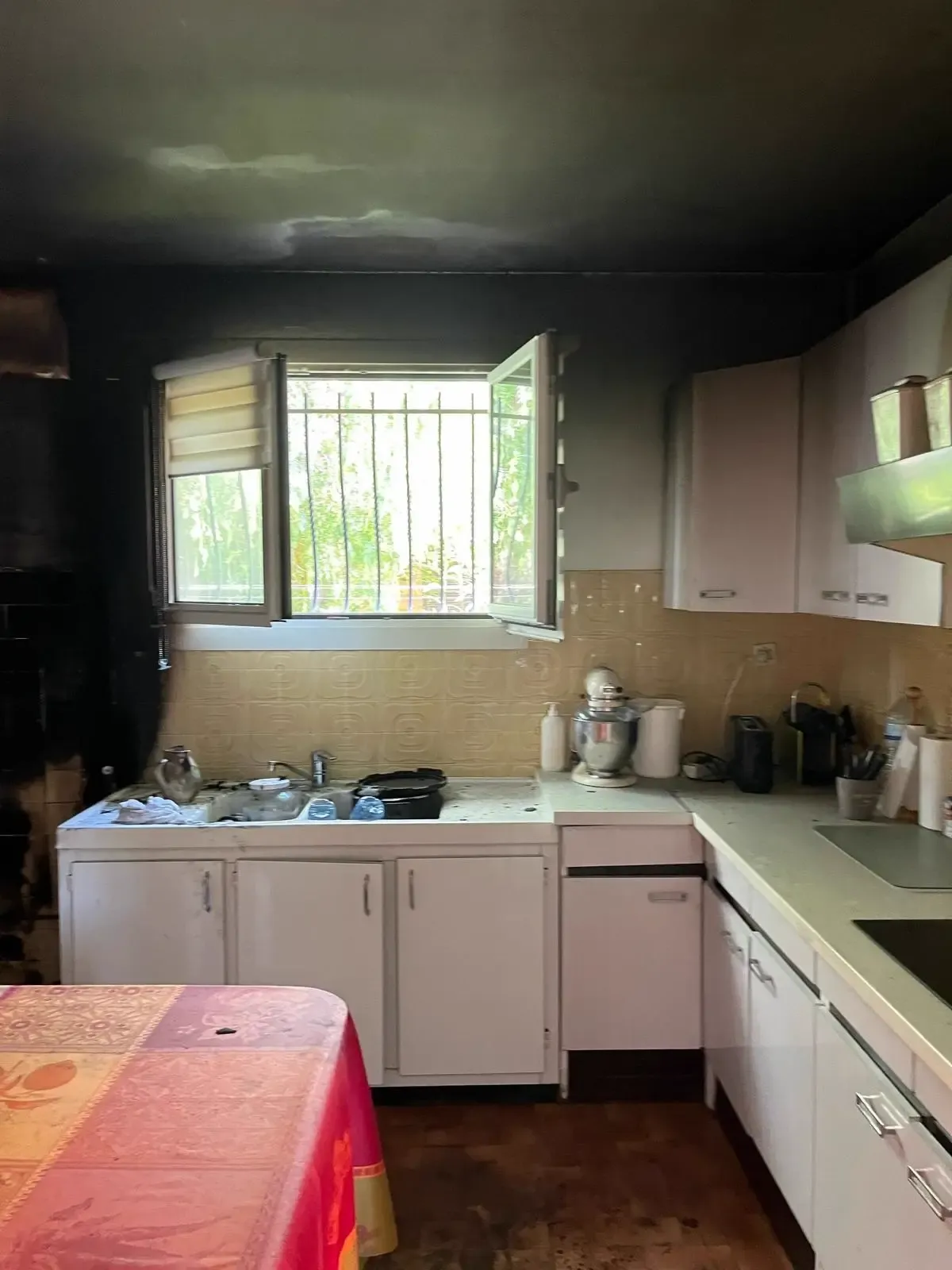 Situation avant : Rénovation d'une maison après incendie dans le Var