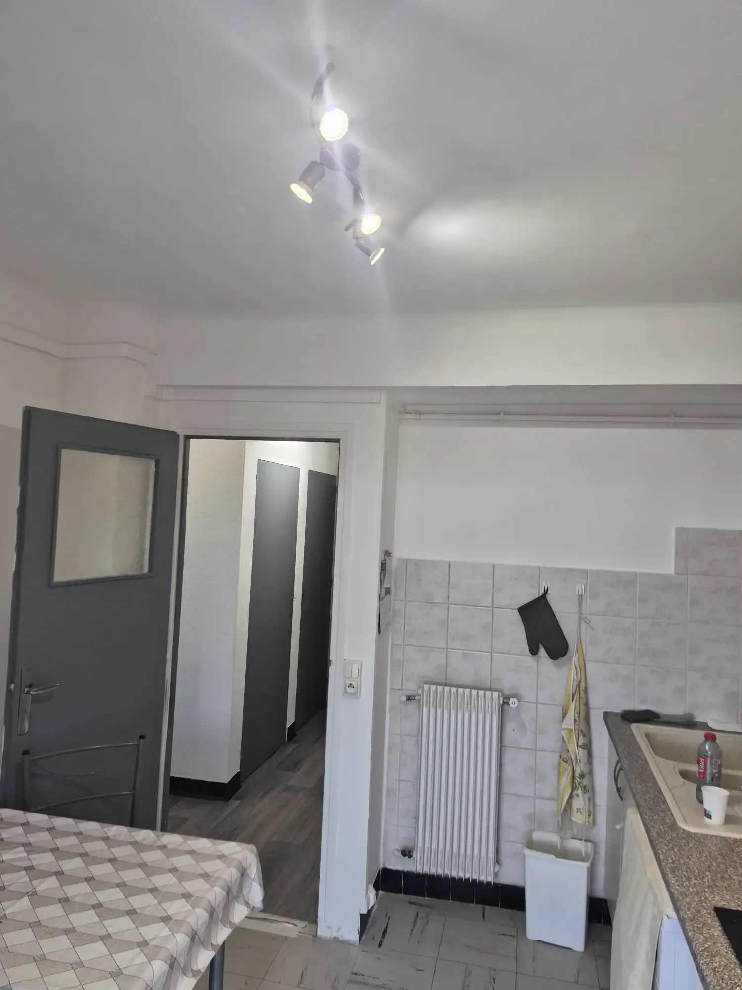 Après remise en état 1 - Rénovation de sols et embellissement intérieur